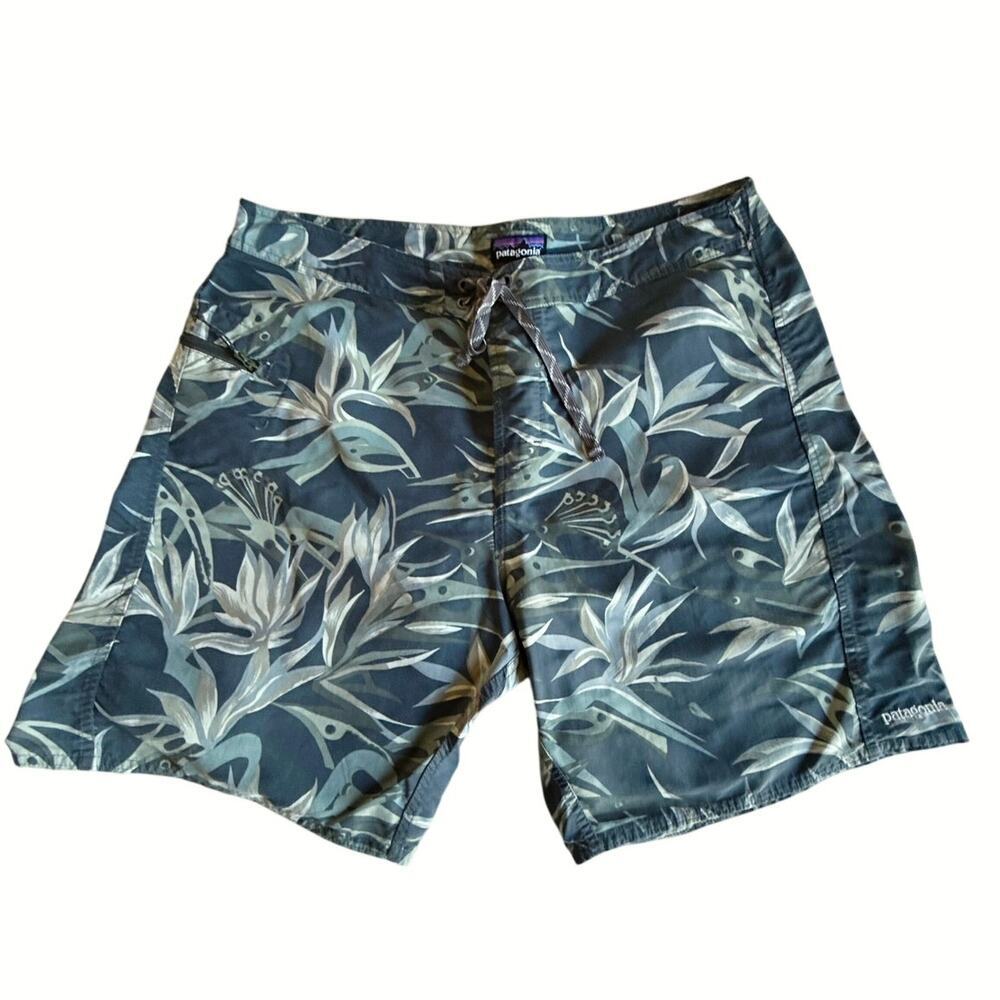 Patagonia Men's Wavefarer Board Shorts Men’s Size 38 Blue